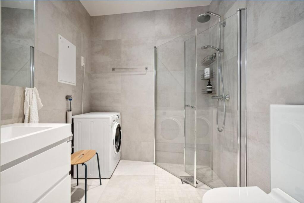 Ditt Private Hotellrom Тромсё Экстерьер фото